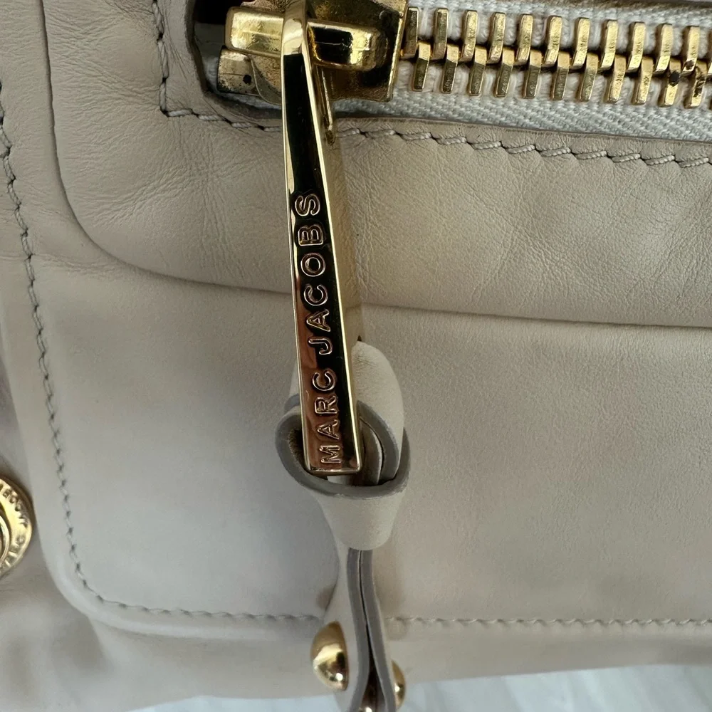 Leather Marc Jacobs ‘07 satchel in coveted Marshmallow color w gold hardware.